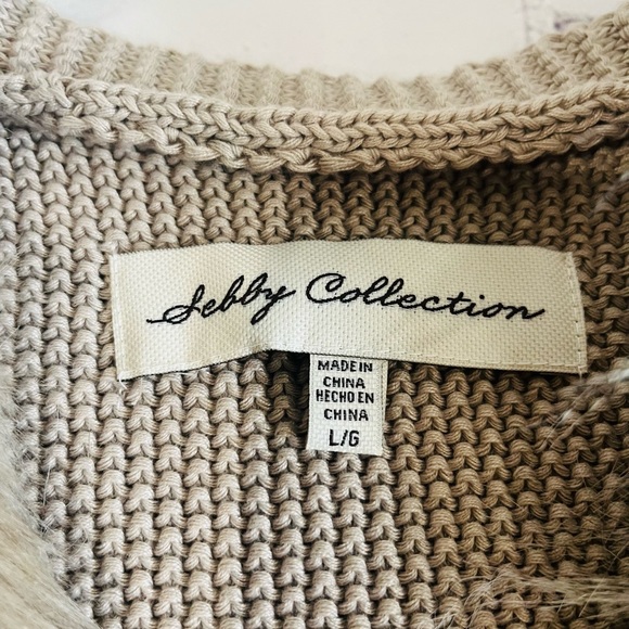 Faux Fur Vest Size Large - Picture 2 of 4